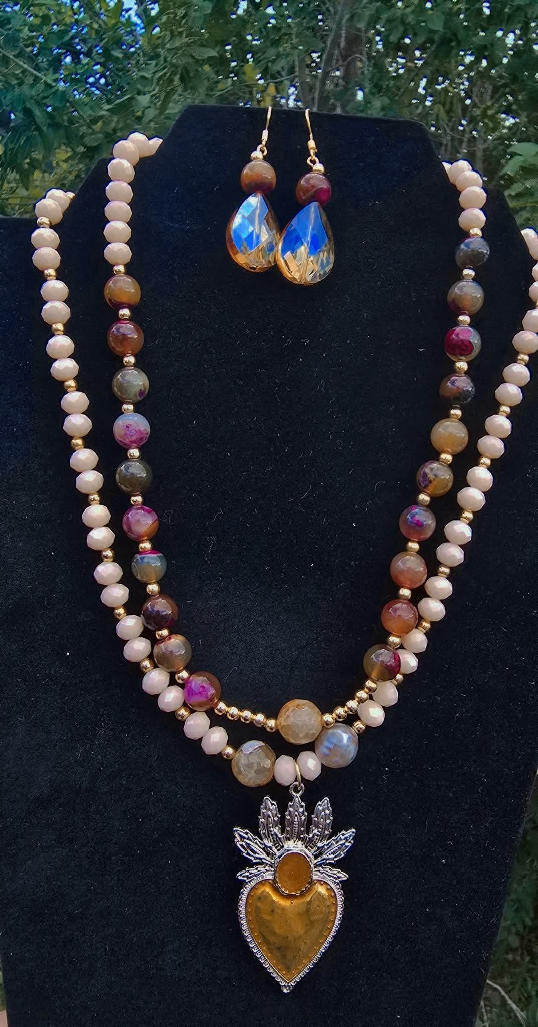 Natural Stones Heart Necklace with earrings