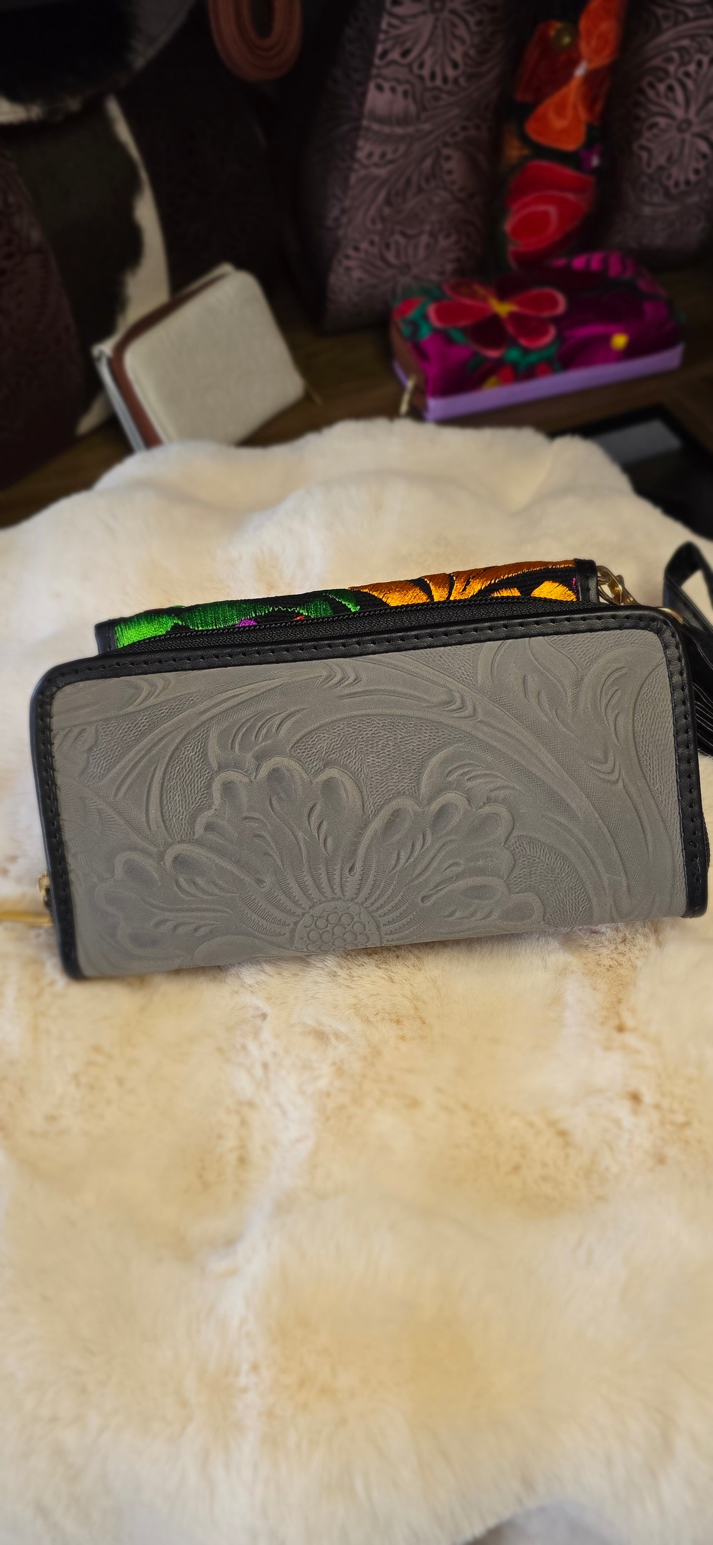 Leather wallet/crossbody