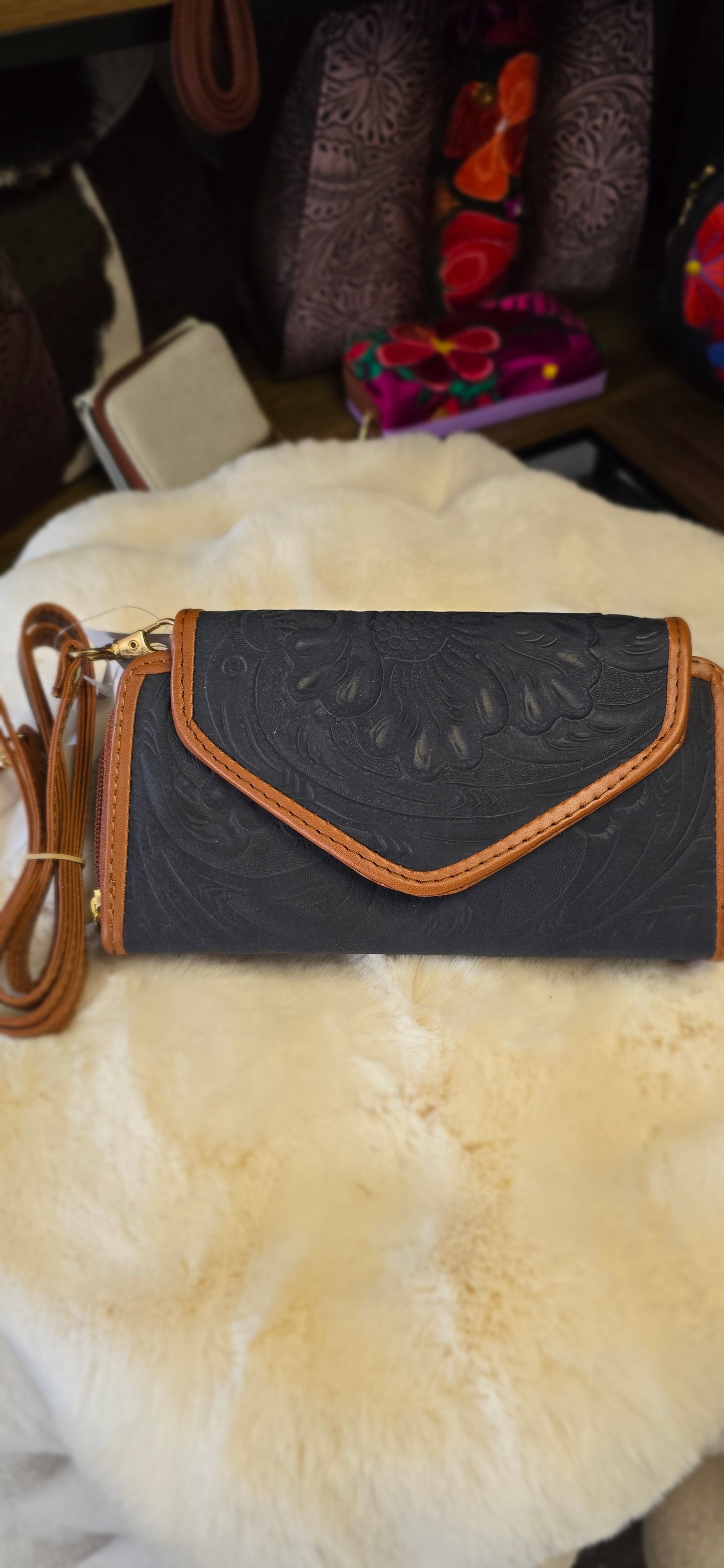 Leather wallet/crossbody