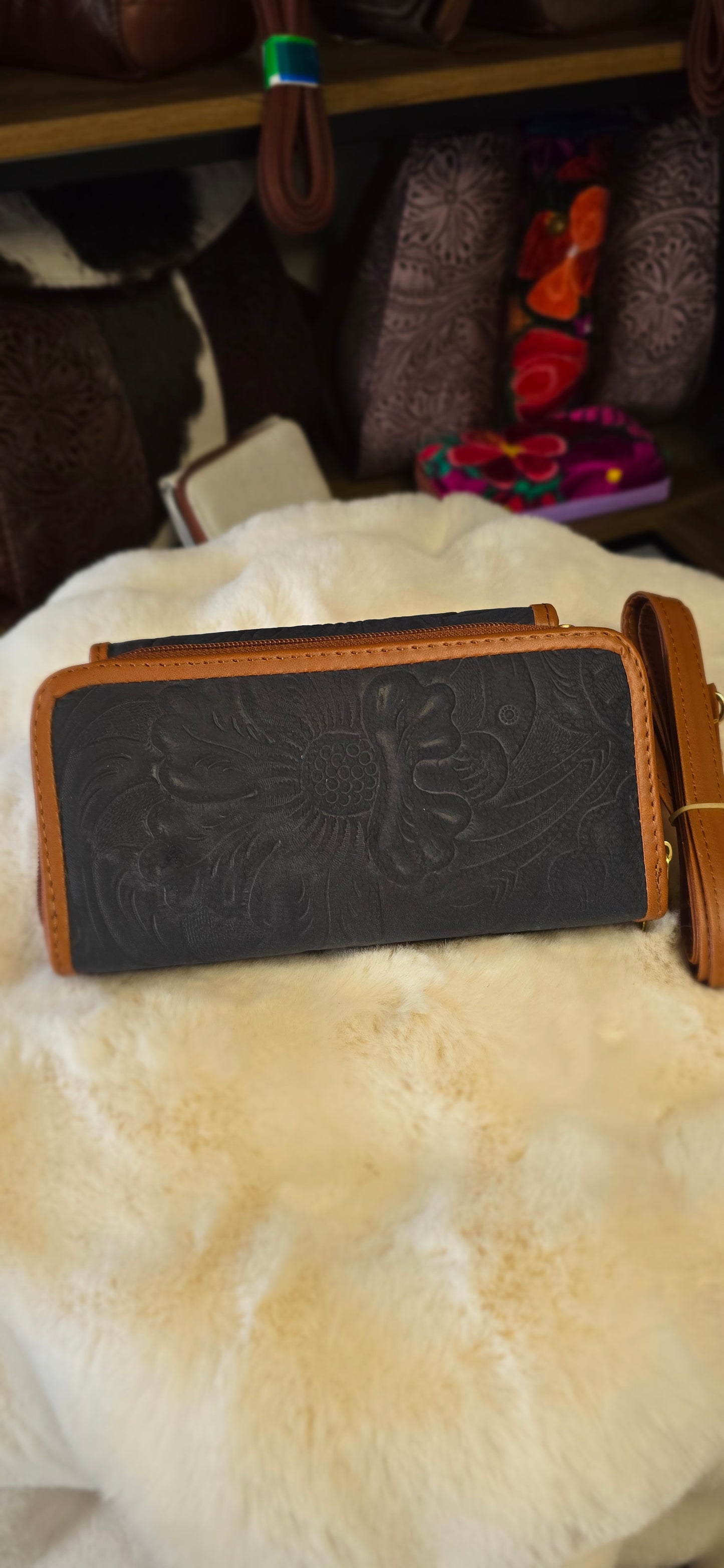 Leather wallet/crossbody