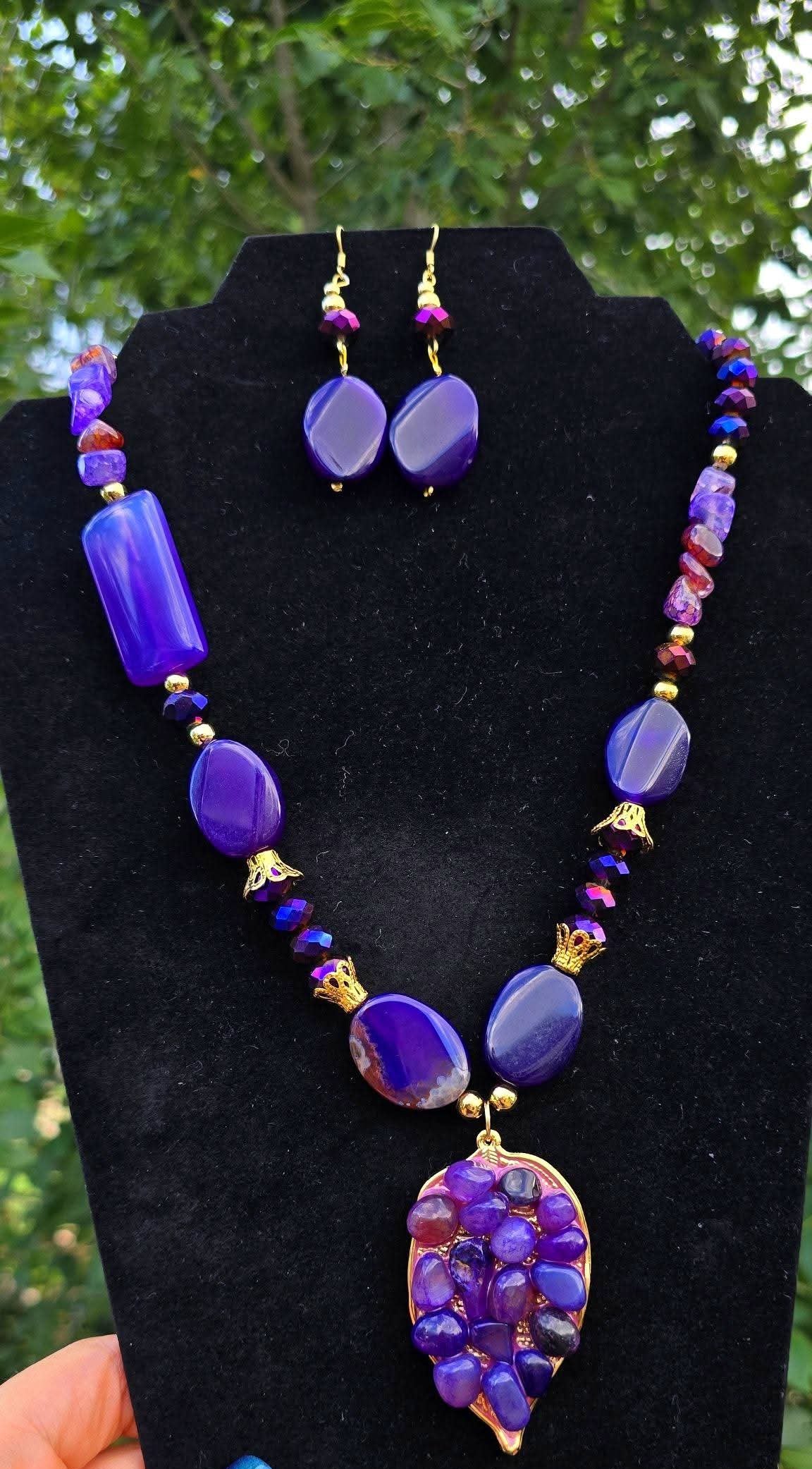 Natural Stone Leaf Pendant Sets