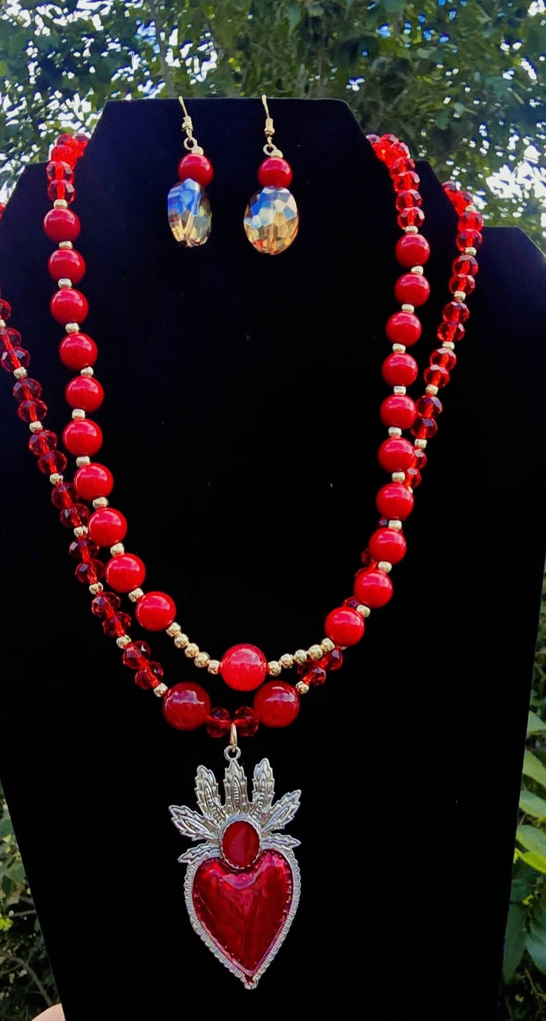 Natural Stones Heart Necklace with earrings
