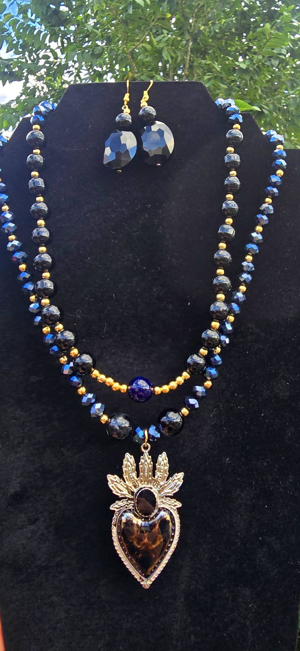 Natural Stones Heart Necklace with earrings